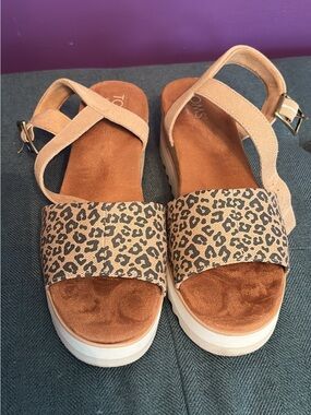 TOMS Leopard Print and Tan Platform Sandals